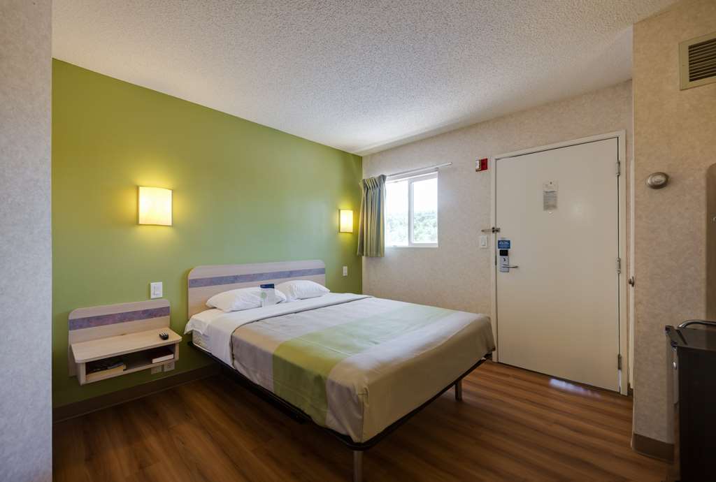 Motel 6 Statesville NC - photo 20