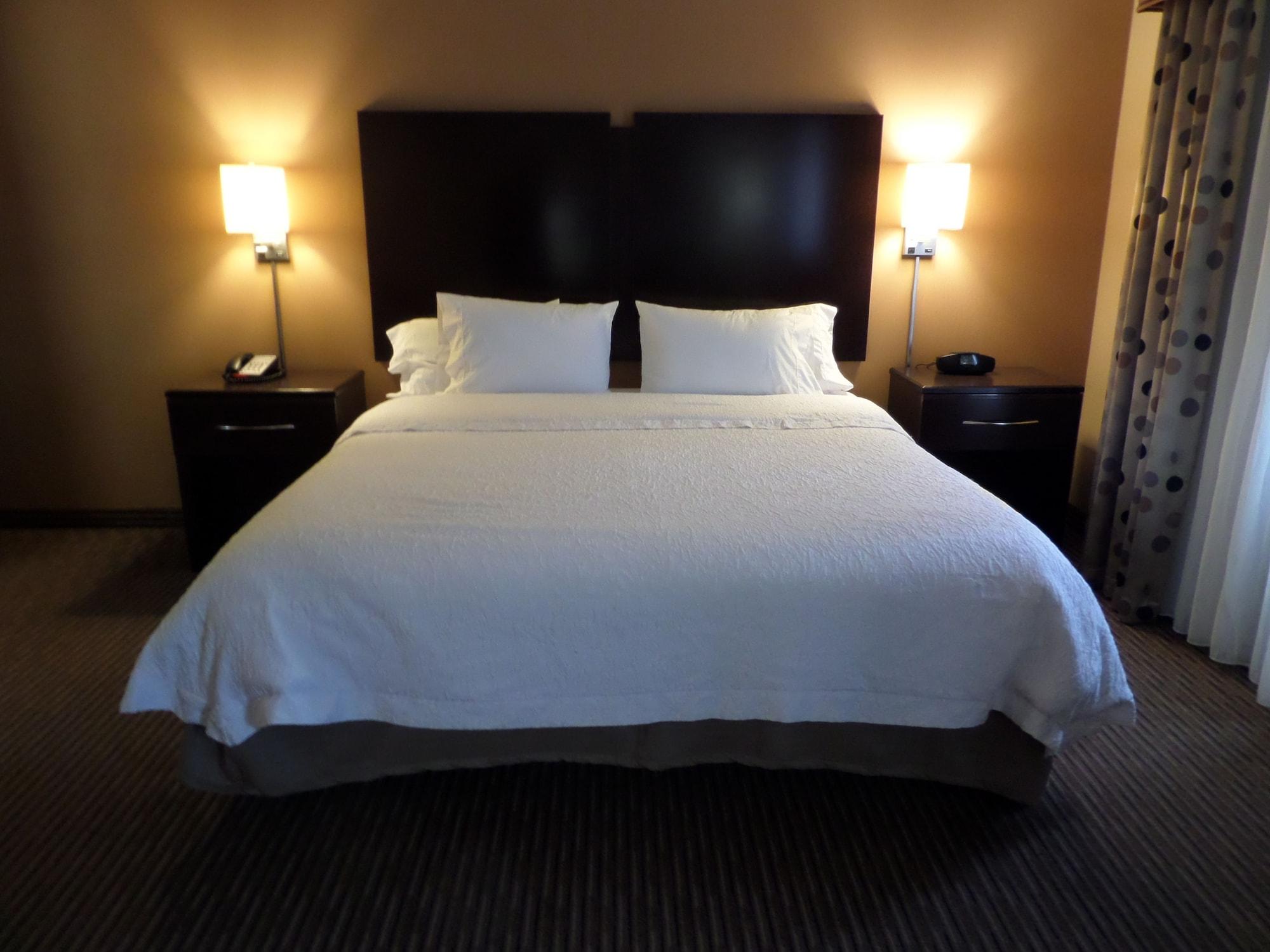 Hampton Inn & Suites Bakersfield Hwy 58 CA - photo 14