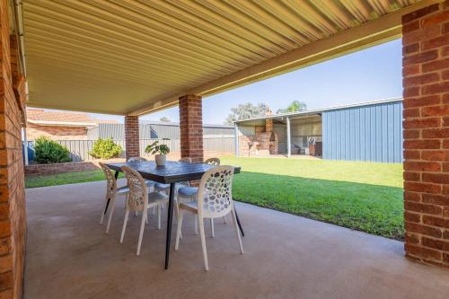 Davidson Family Getaway Pet Friendly — Dubbo — photo 3