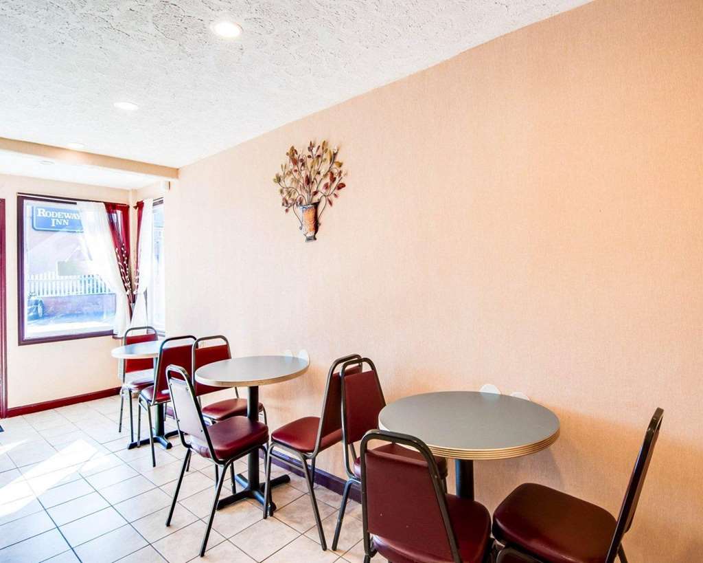 Econo Lodge Galax VA - photo 28