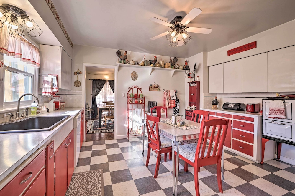 Charming Cedar City Retreat Walk to Downtown — hotel in Cedar City