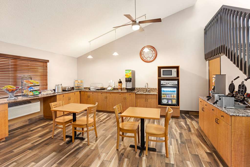 AmericInn by Wyndham Sauk Centre - photo 13