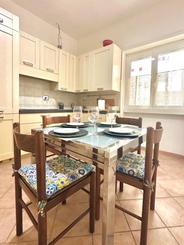 Metro A Family Apt 2 camere cucina e salotto — 4-Star Luxury Hotel in Rome, Italy