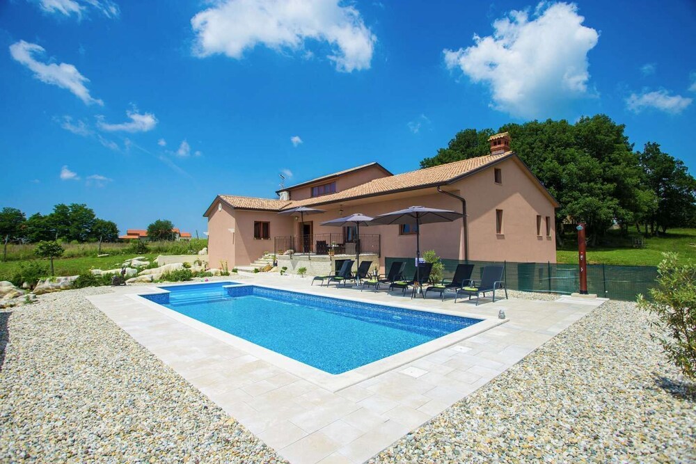 Villa Emini by IstriaLux — 4-Star Luxury Hotel in Karojba, Croatia