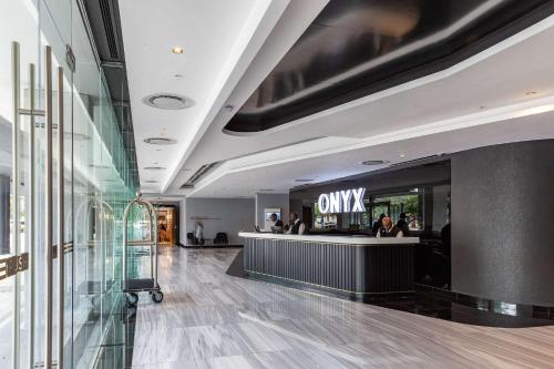 Luxury Onyx Penthouse with Sea Mountain Views by CTICC Cape Town