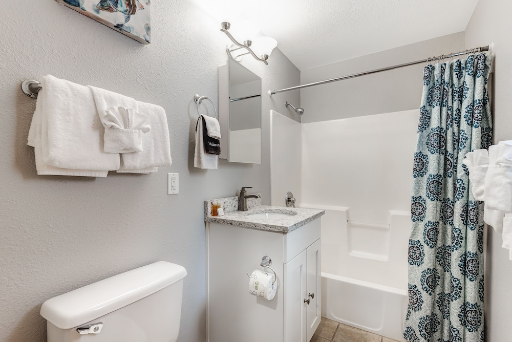 Bend Riverside Inn & Suites - photo 390