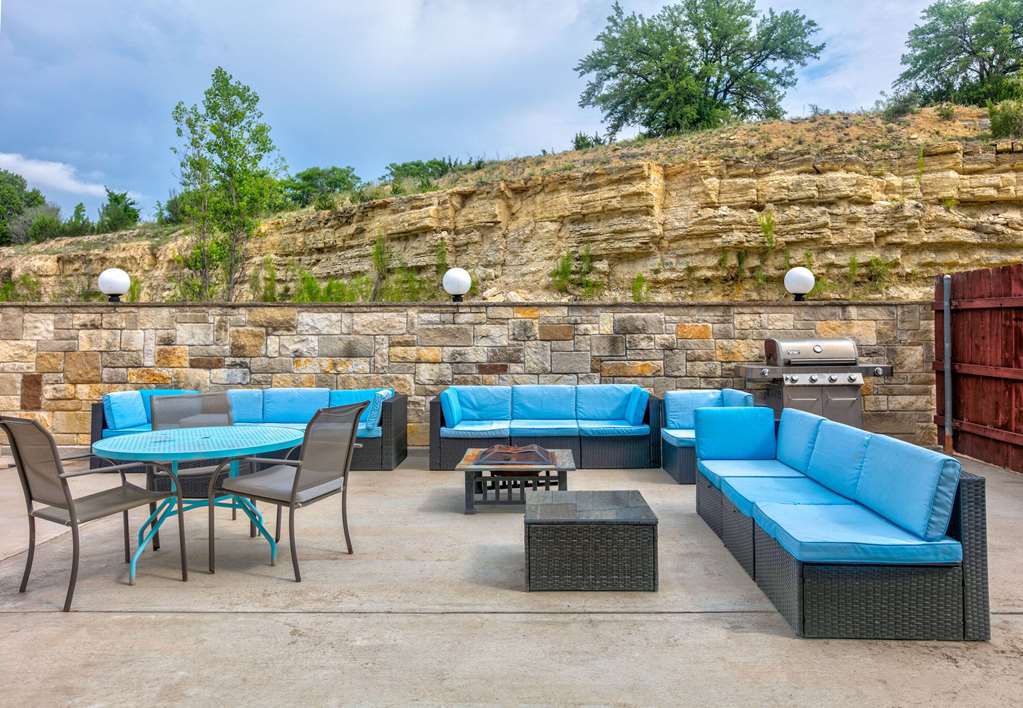 Baymont Inn & Suites by Wyndham Glen Rose - photo 6