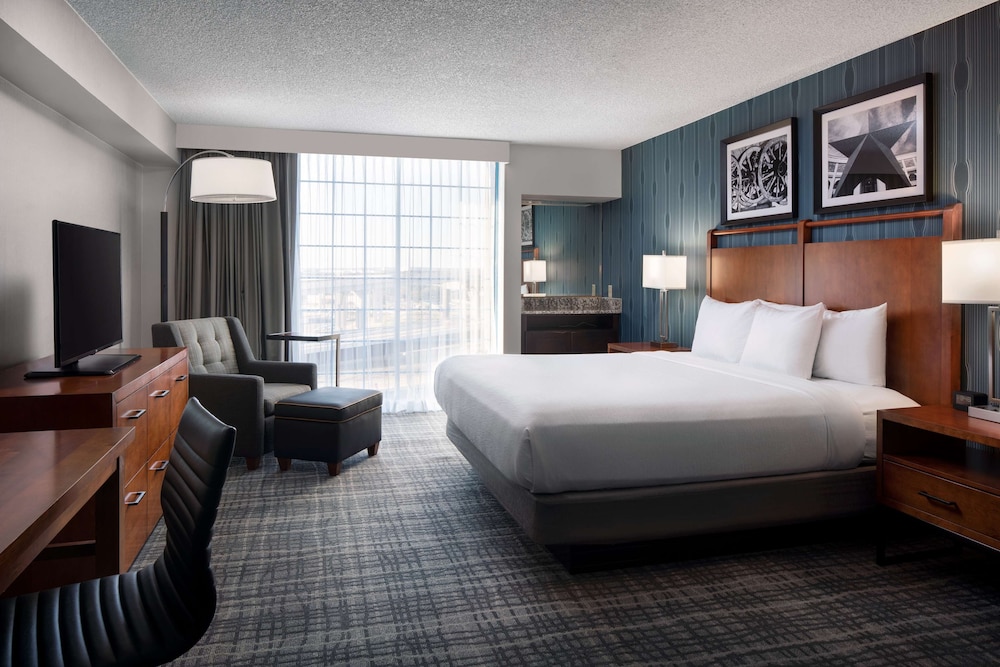 Embassy Suites by Hilton Austin Central - photo 9