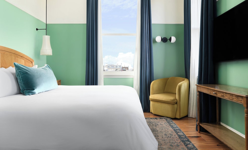 The Drayton Hotel Savannah Curio Collection by Hilton - photo 10