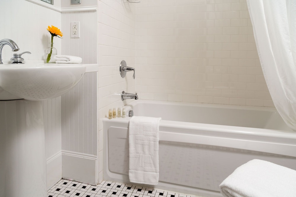 The Woodstock Inn on the Millstream - photo 49