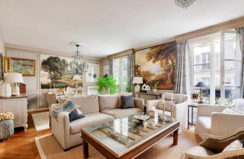 Beautiful Apartment 2br 6p Eiffel Tower - last minute hotel in Paris