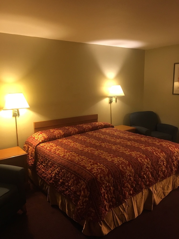 Century Inn - photo 10
