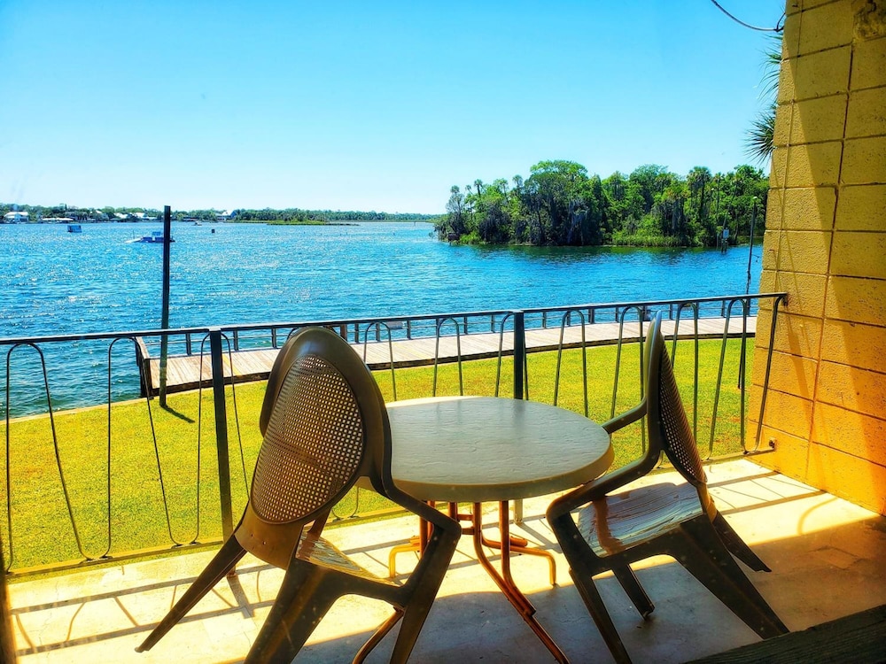 The Port Hotel & Marina - photo 13