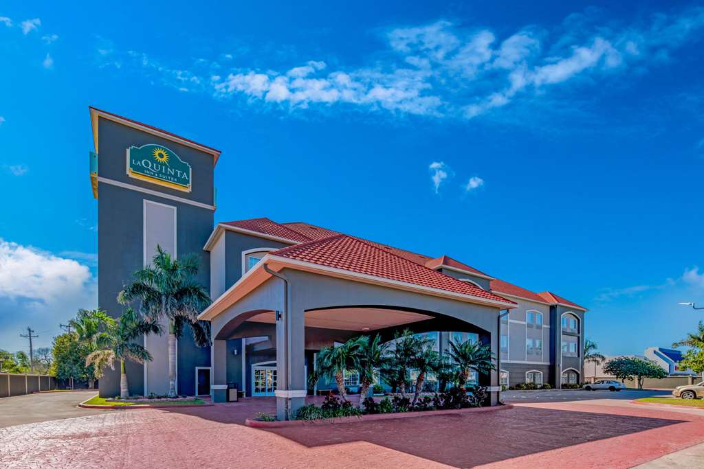 La Quinta Inn & Suites by Wyndham Alamo McAllen East in Alamo, United States