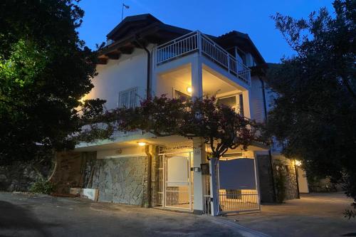 Villa Luce del Sol with Pool — 4-Star Luxury Hotel in Alassio, Italy