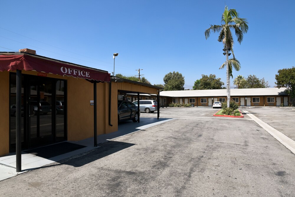 Covina Motel - photo 20