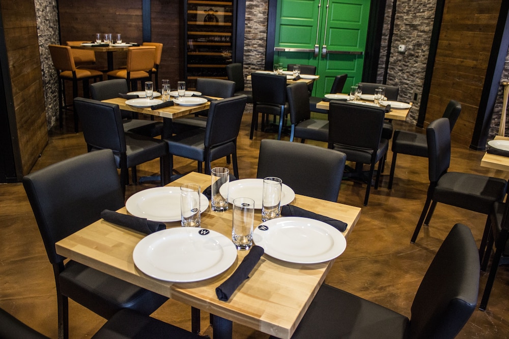 Cobblestone Hotel & Suites Stevens Point - photo 49