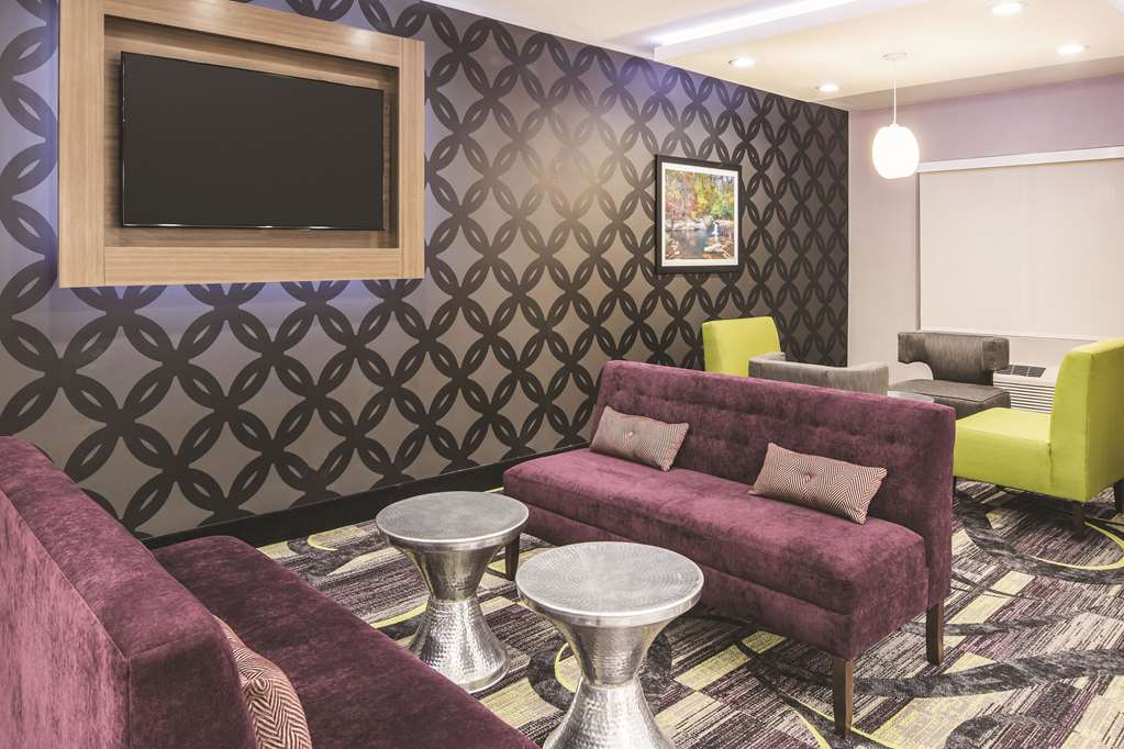 La Quinta Inn & Suites by Wyndham Milledgeville - photo 4