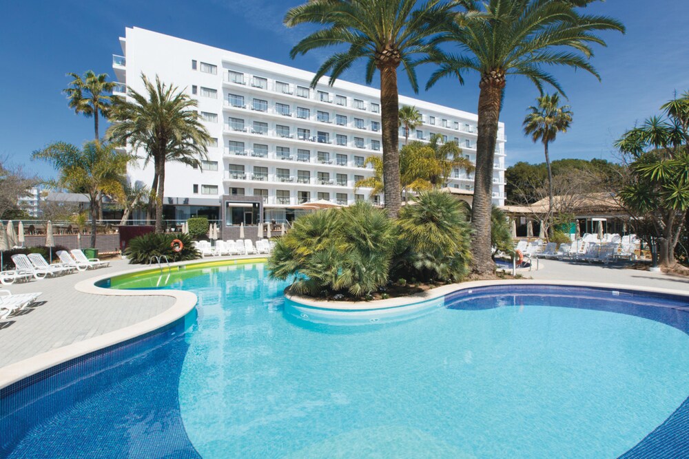 Hotel Riu Bravo 0’0 All Inclusive in Palma, Spain