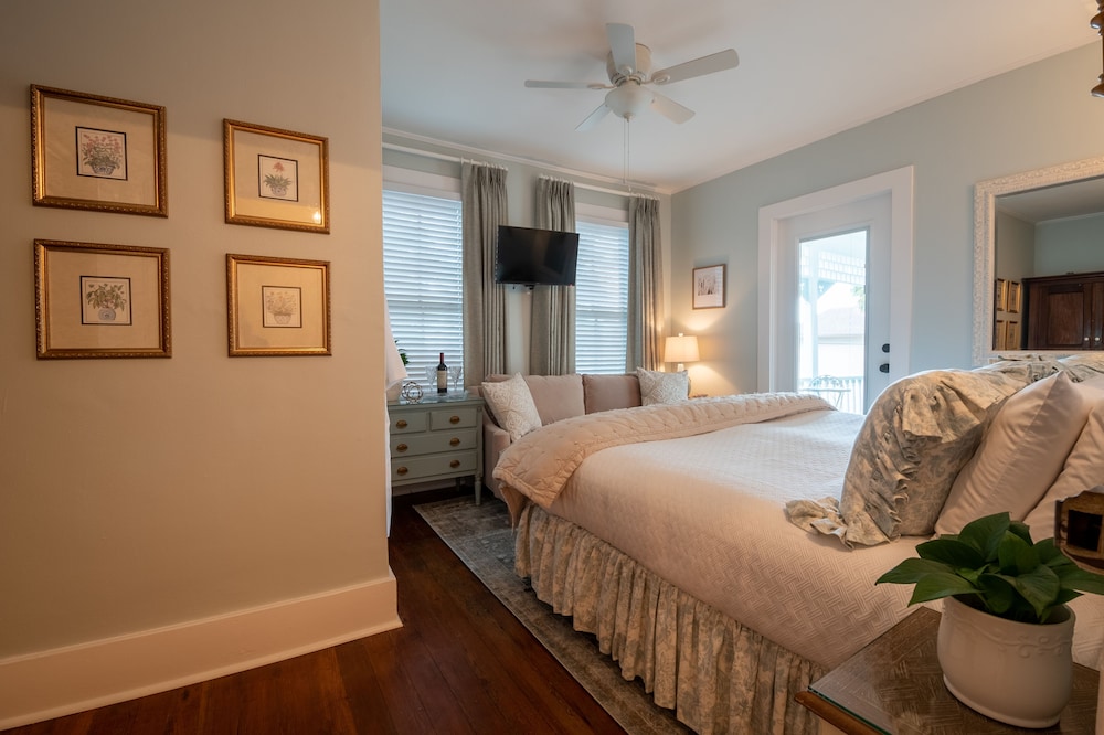 The Kenwood Inn - photo 20