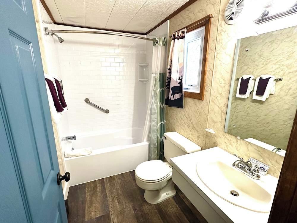 White Mountain Motel And Cottages - photo 42
