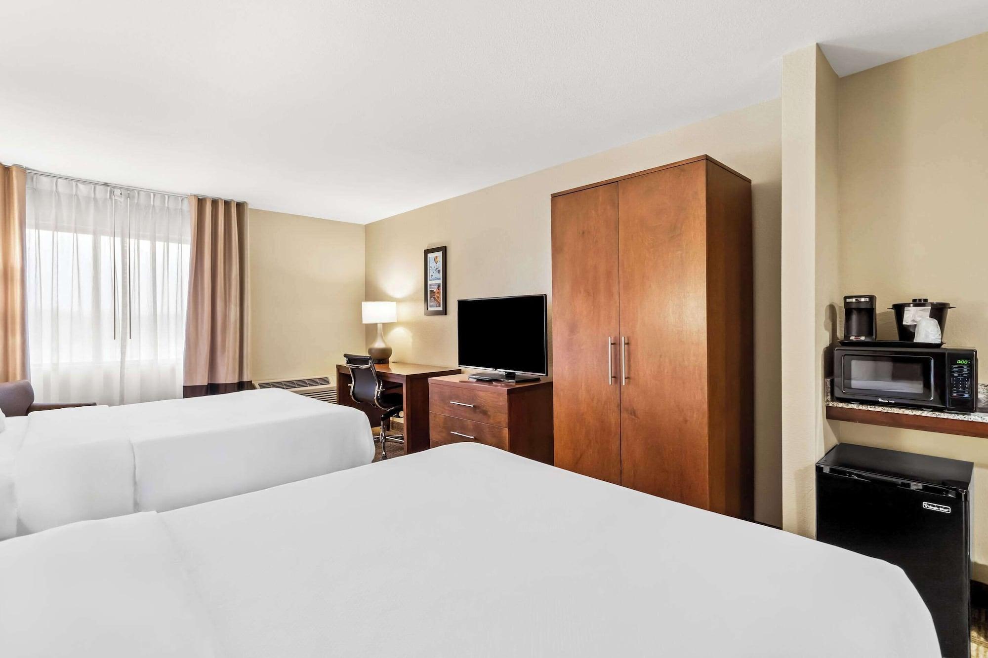Comfort Inn & Suites Albuquerque Downtown - photo 22