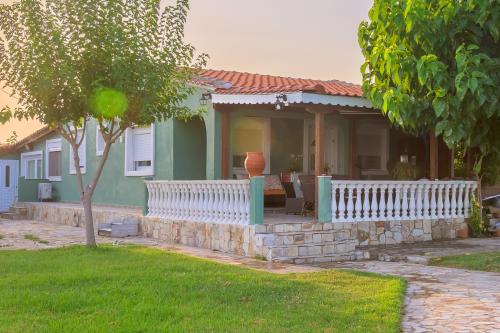 Eva's Beach House Dikella — 4-Star Luxury Hotel in Alexandroupoli, Greece
