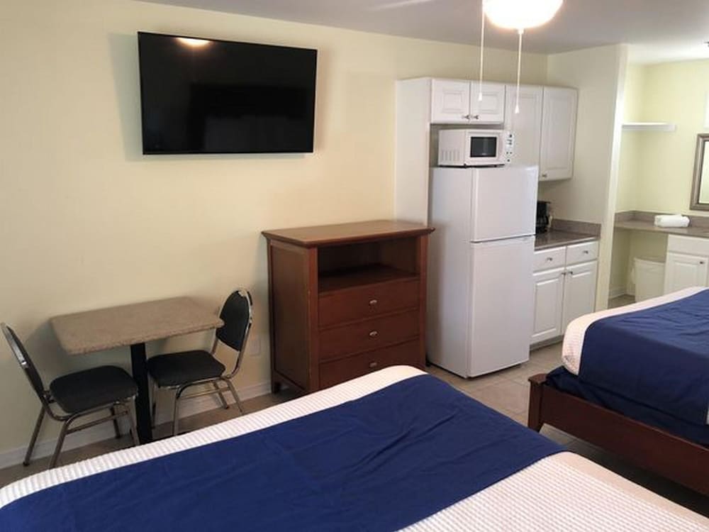 Beachgate CondoSuites and Oceanfront Resort - photo 8