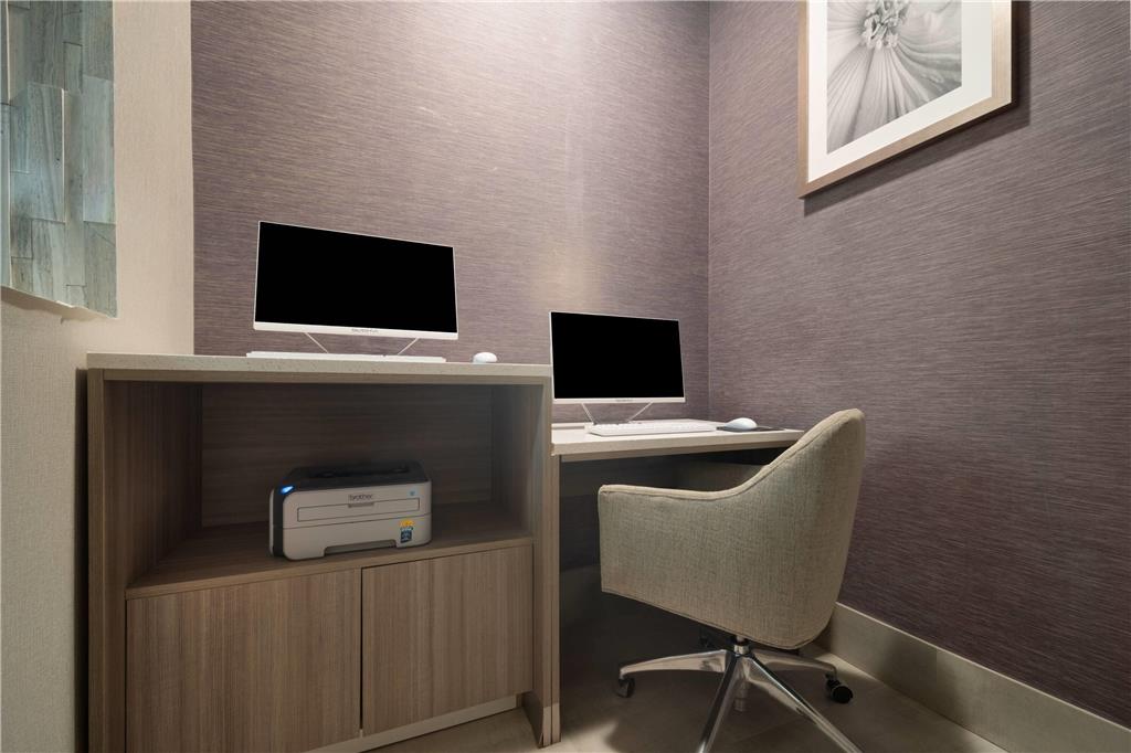 La Quinta Inn & Suites by Wyndham Atlanta Stockbridge - photo 45