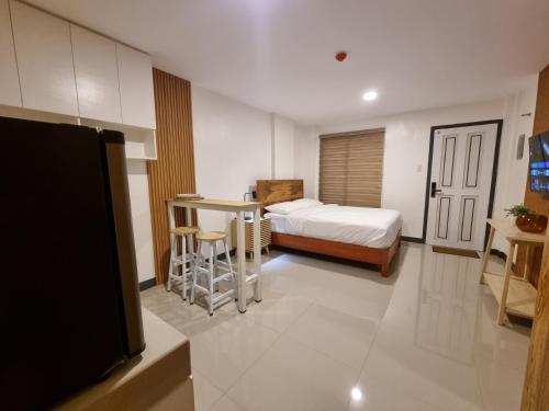 Flat 35 Unit F — Manila — photo 5
