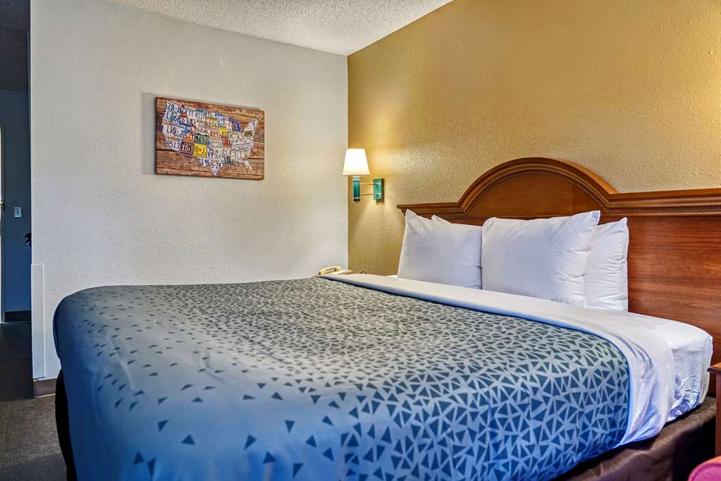 Econo Lodge Raleigh near Walnut Creek Amphitheatre - photo 36