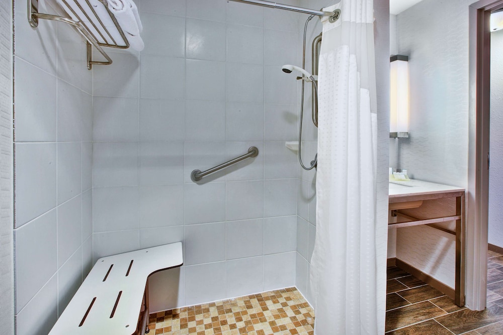 Hilton Garden Inn Chesterton - photo 26