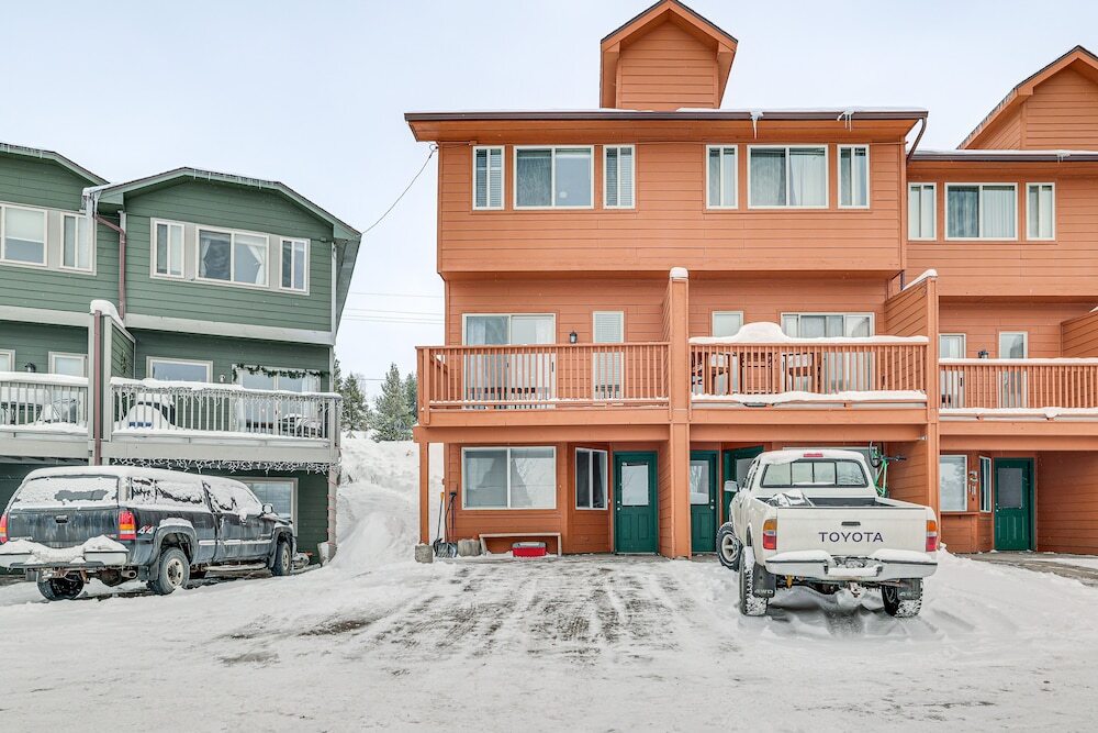 5 Mi to Ski Resort: Mtn view Townhome in Dillon - photo 2