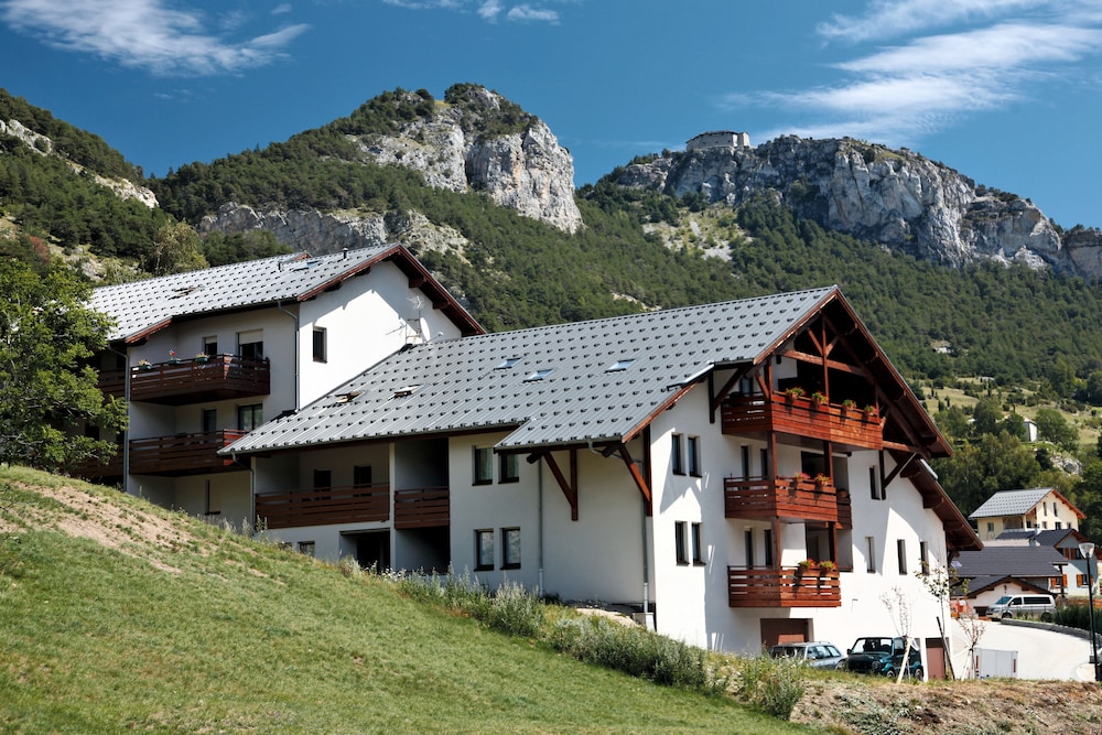 Résidence Plein Soleil - carbon neutral hotel in Modane