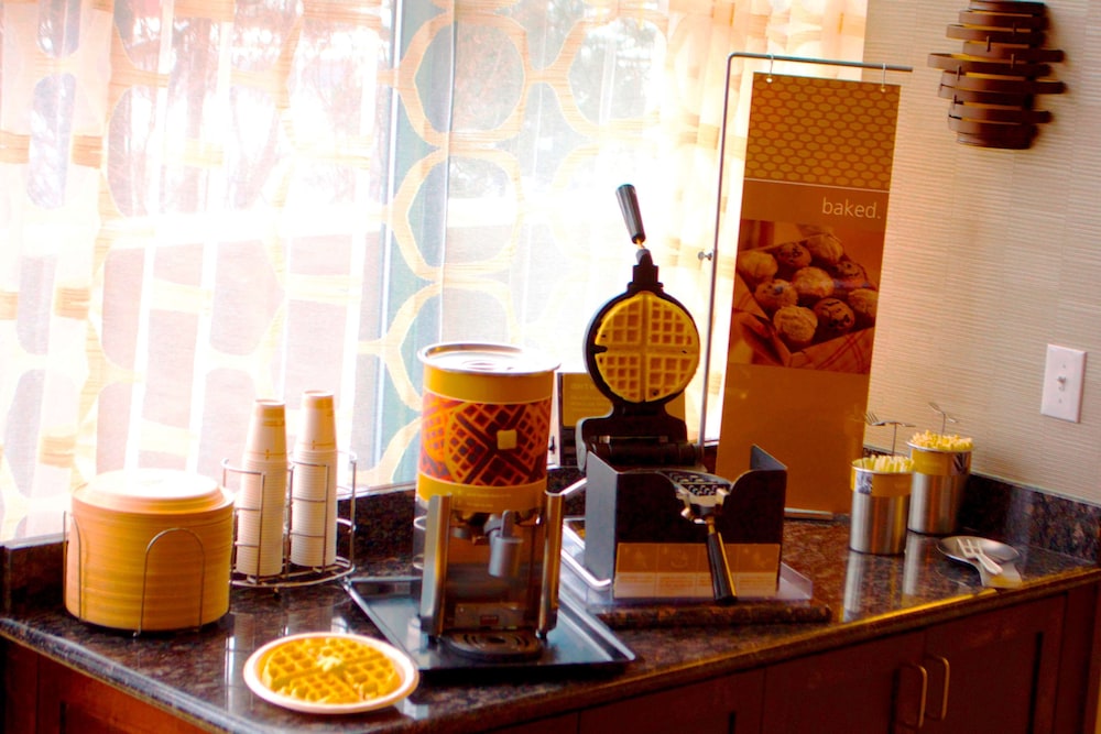 Hampton Inn & Suites Flagstaff - photo 24