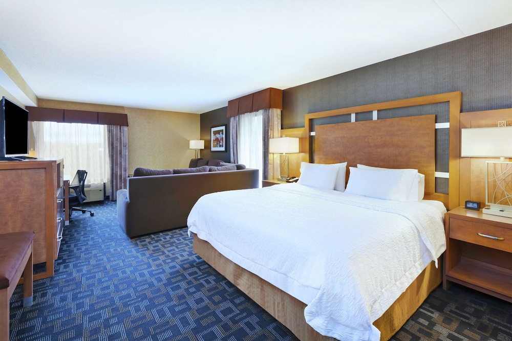Hampton Inn Clinton - photo 7