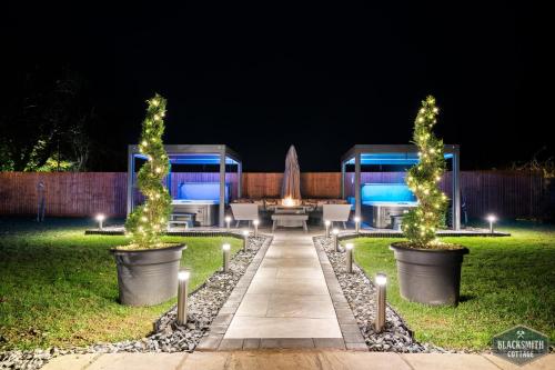 4BR luxury Cottage Hot Tubs Hoar Cross Staffordshire — 4-Star Luxury Hotel in Newborough, United Kingdom