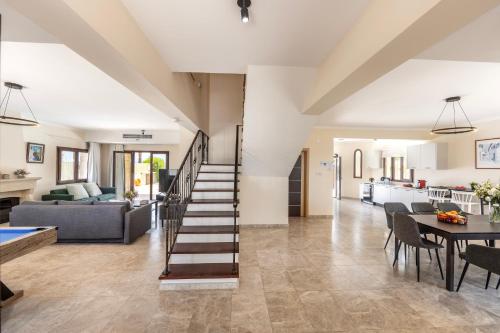 SunnyVillas: 4BR SeaFront Villa Private Pool BW44