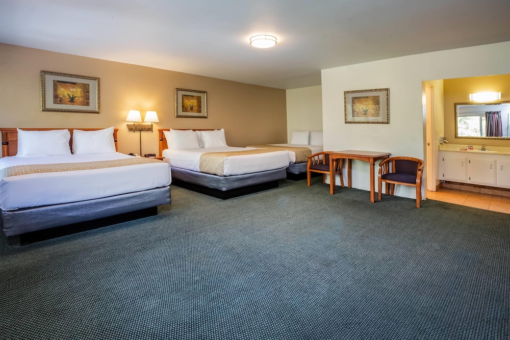 Travelodge by Wyndham Red Bluff