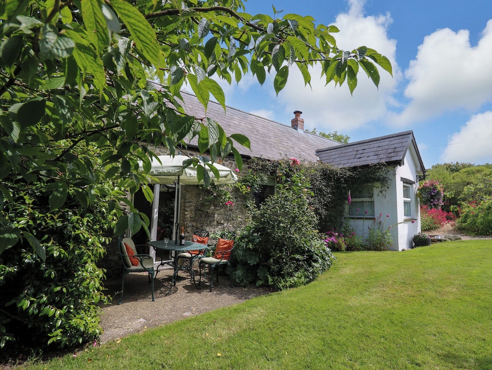 Trawsnant Cottage — 4-Star Luxury Hotel in New Quay, United Kingdom