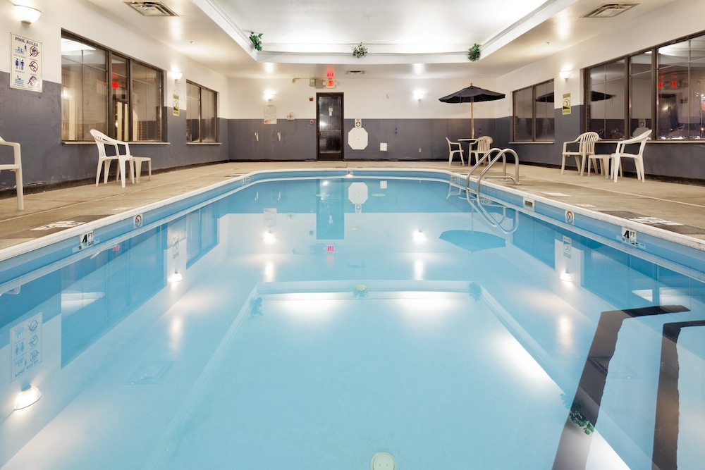 Holiday Inn Express & Suites Lancaster by IHG - photo 48