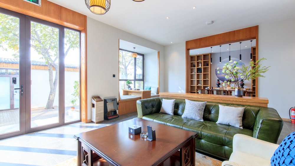 Floral Hotel Xiongan Lotus Court in Baoding, People's Republic of China