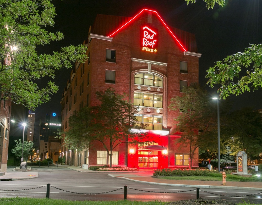 Red Roof Inn PLUS Columbus Downtown Convention Center - photo 40