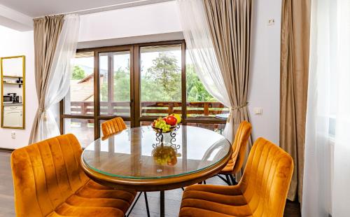 Yael Luxury Apartments 3 — 4-Star Luxury Hotel in Busteni, Romania