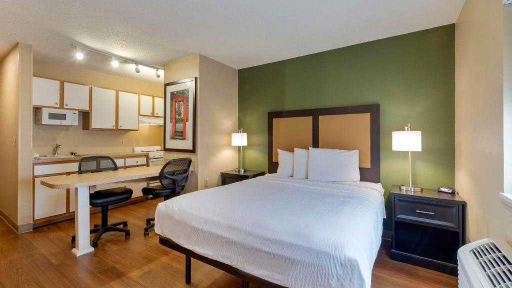Studio 6 Suites Charlotte NC Tyvola Rd Executive Park - photo 16