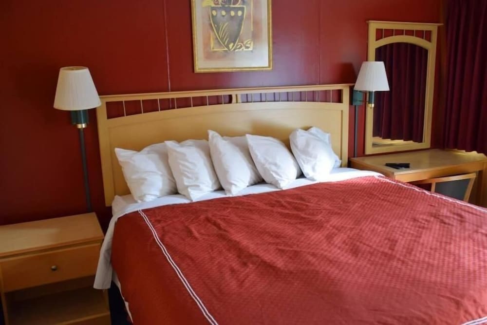 Relax Inn Elmira - photo 15