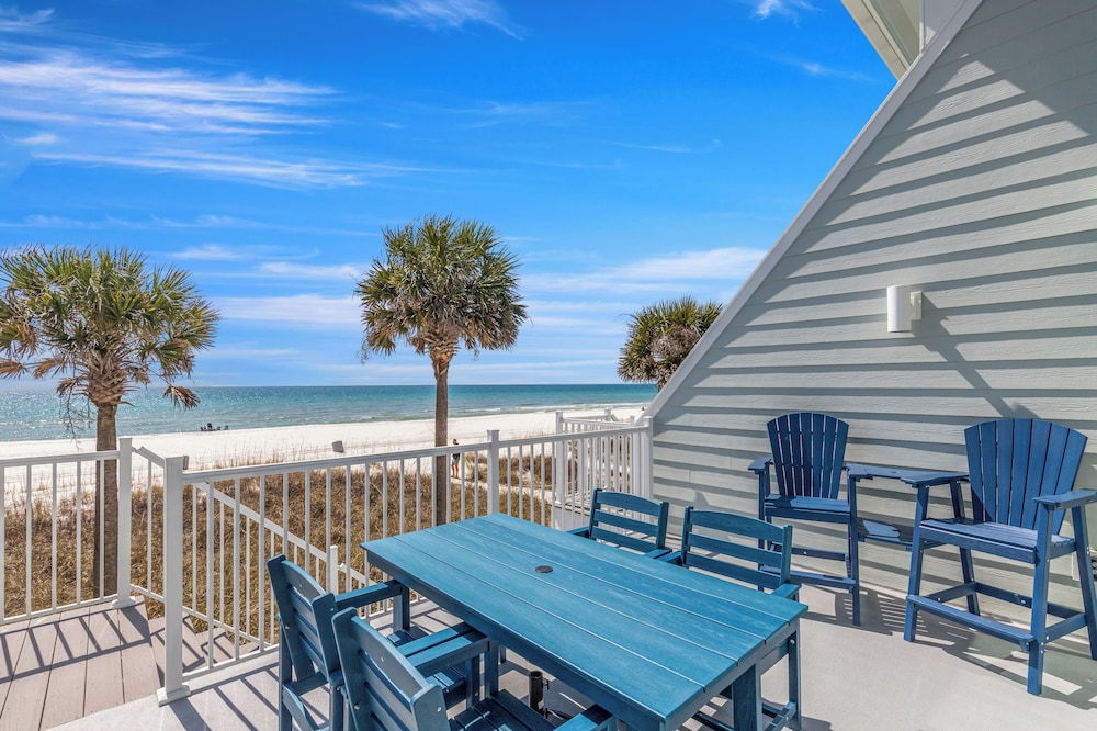 3br 3BA Beachfront Townhome Sleeps 11 Ocean View Steps to the Beach — 4-Star Luxury Hotel in Panama City Beach, United States