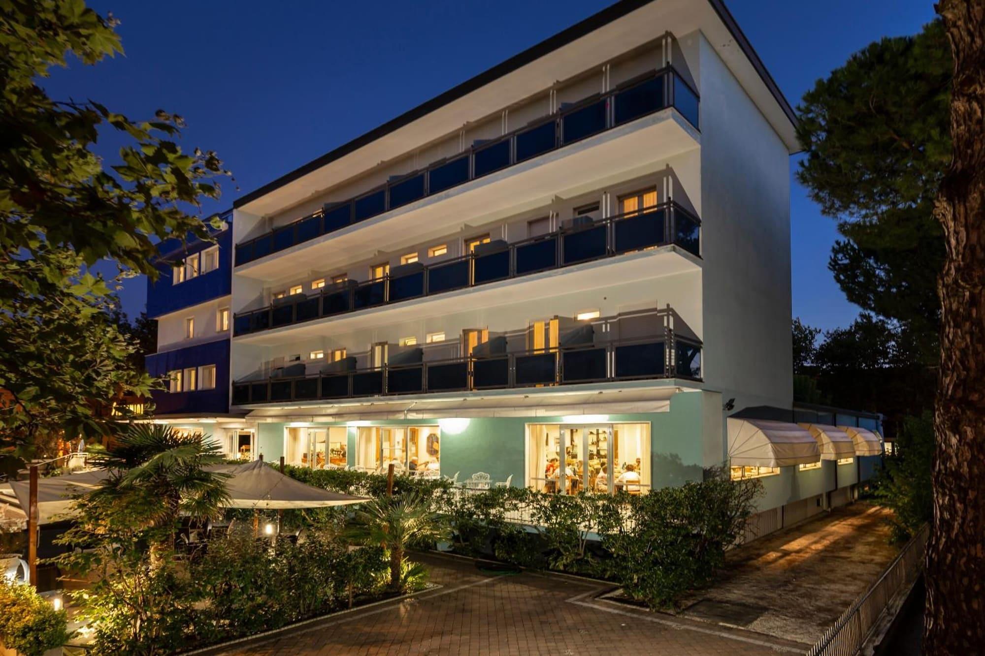 Hotel Stacchini — Cesenatico