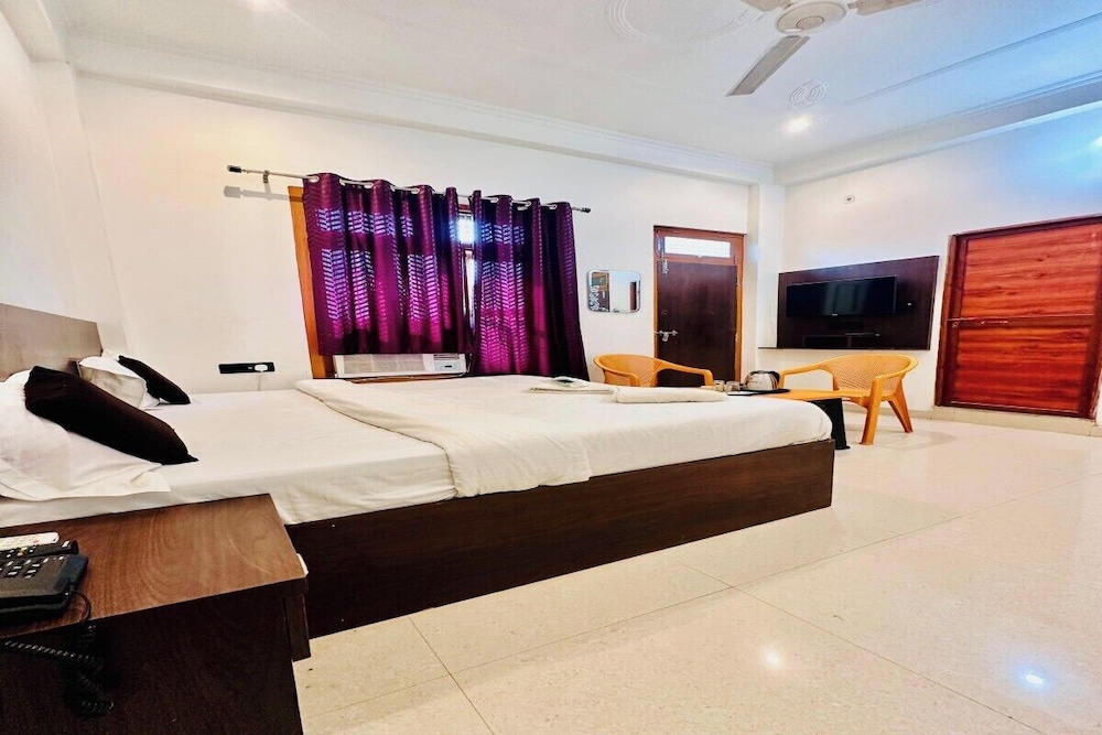 Hotel Aparna Palace - last minute hotel in Ajodhya