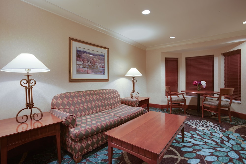 Staybridge Suites Corning by IHG - photo 27
